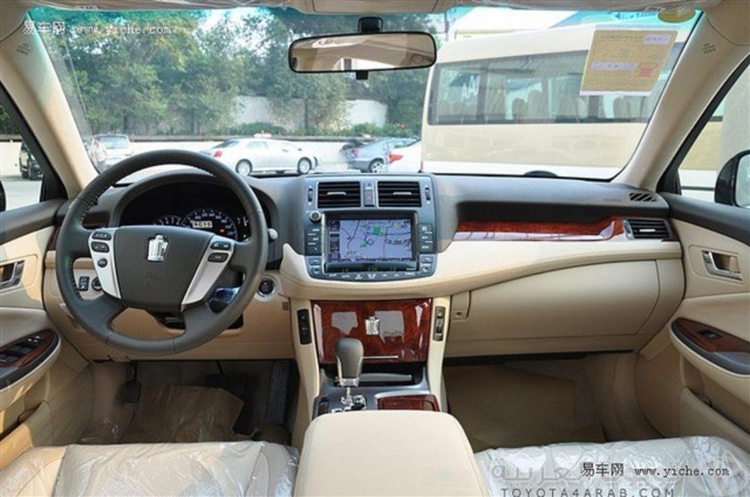 Toyota Crown 180 левый руль