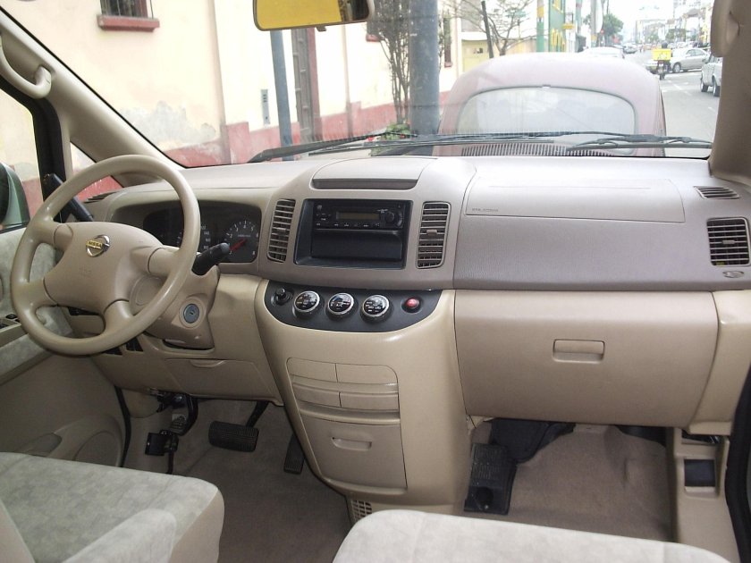 Nissan Serena 2002
