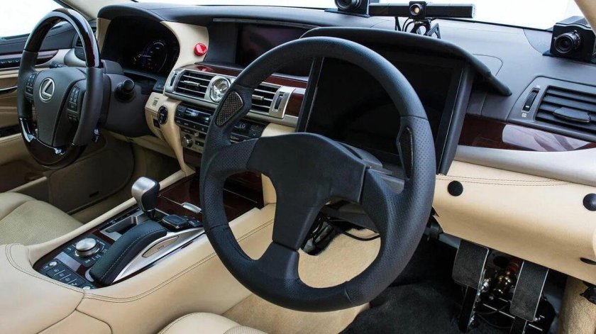 Машина с двумя рулями