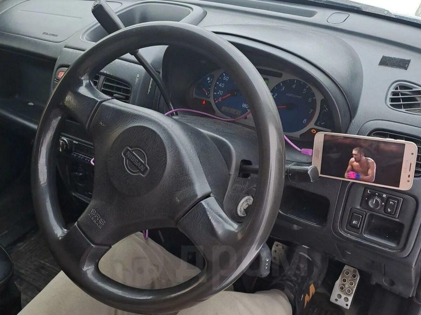 Ниссан куб левый руль