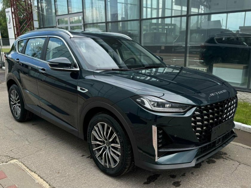 Jetour x 70 plus 2024