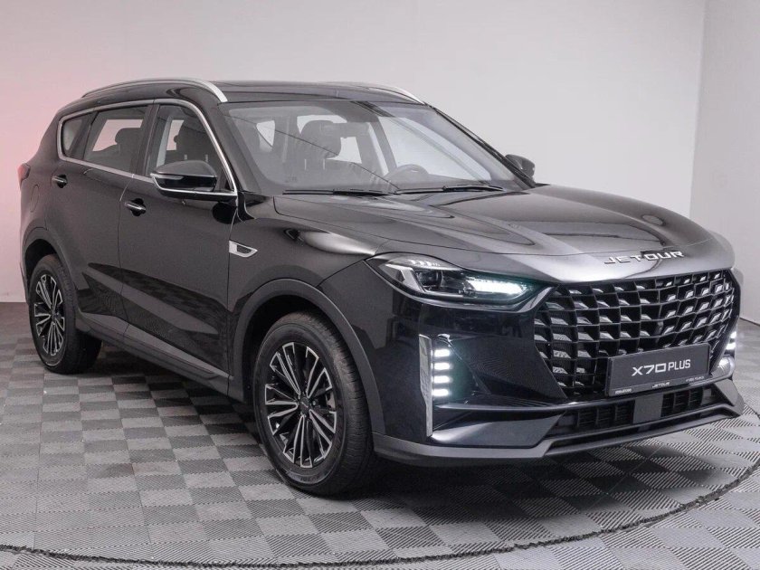 Jetour x 70 plus 2024