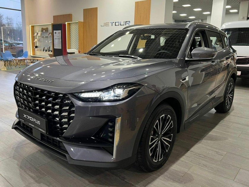 Jetour x 70 plus 2024