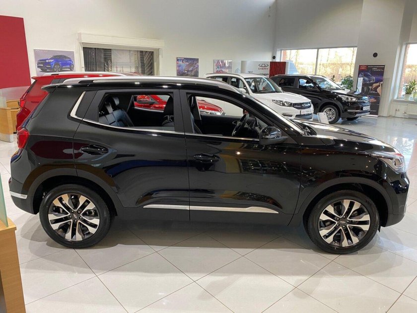 Chery Tiggo 4 черный
