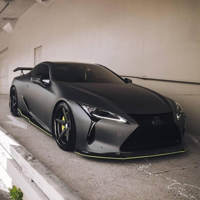 Lexus LC 500 черный