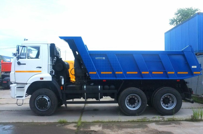 КАМАЗ 65111 самосвал