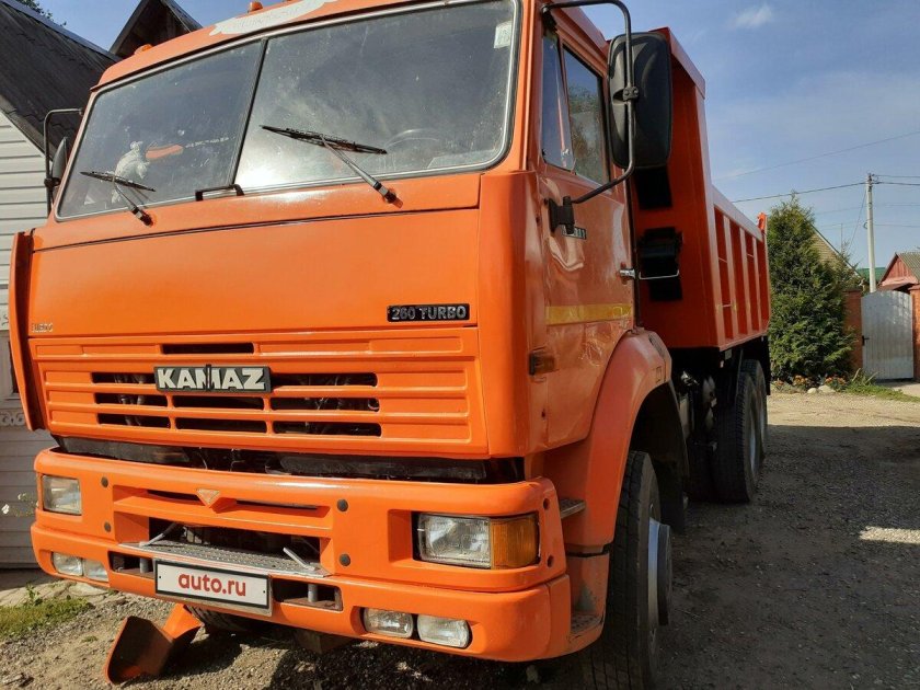 Самосвал камаз 6520