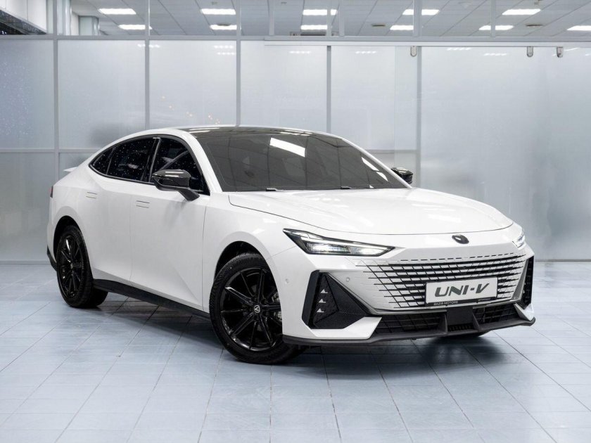 Changan uni v белый