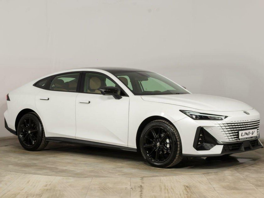 Changan Uni-v 1.5 AMT, 2023