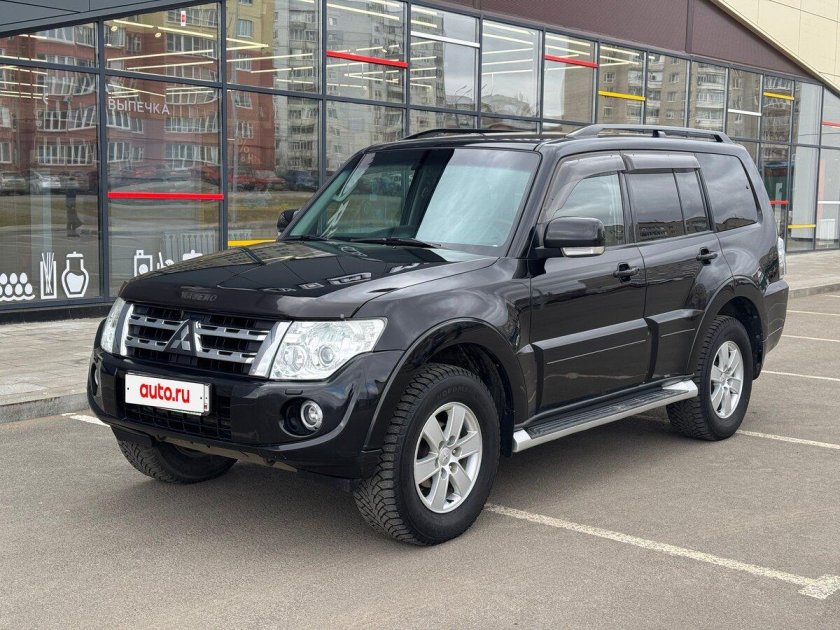 Mitsubishi pajero 2011