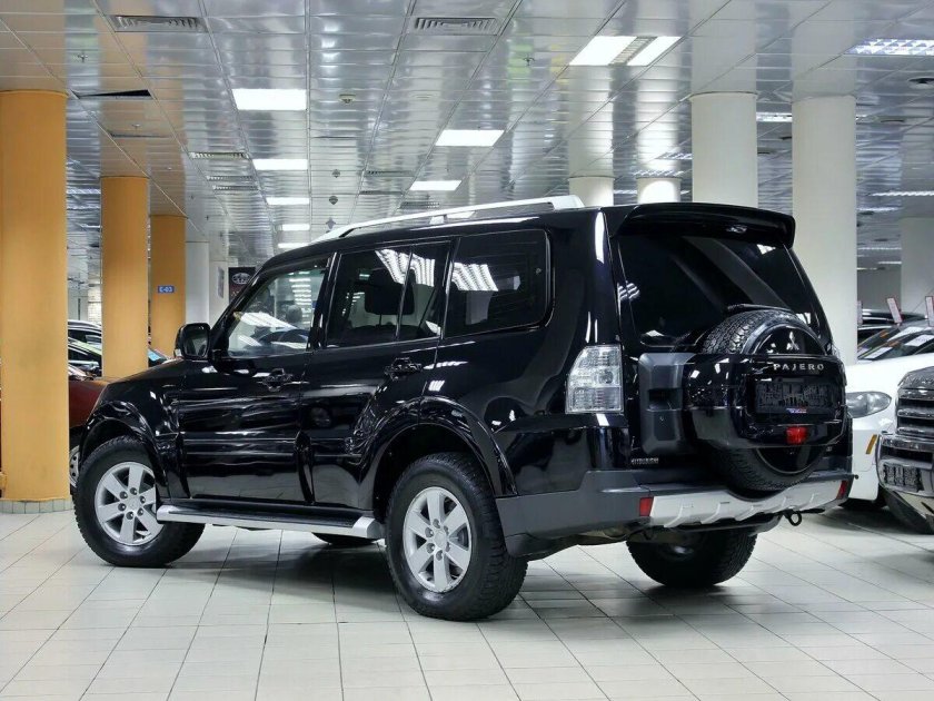 Митсубиси Паджеро 4
