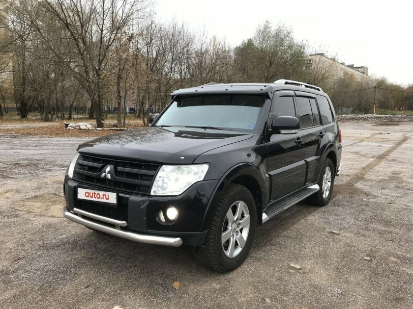 Мицубиси Паджеро 4 черный
