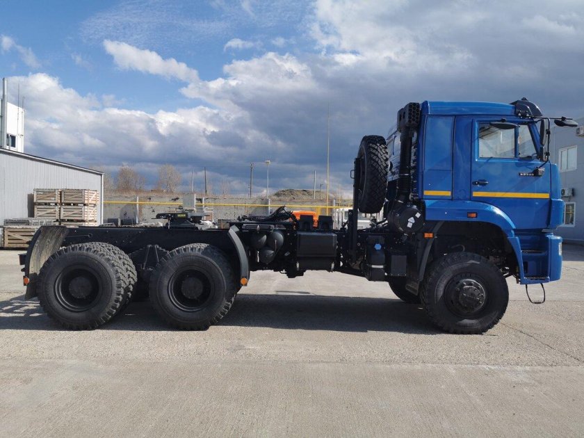 Седельный тягач камаз