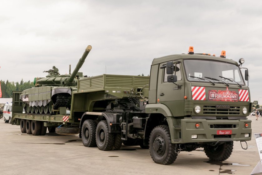 КАМАЗ 65225 армейский