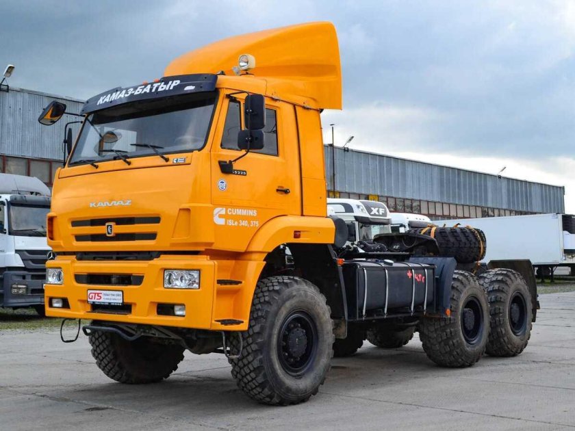 КАМАЗ 65225 тягач
