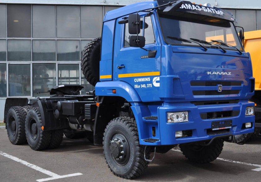 КАМАЗ 65225 тягач