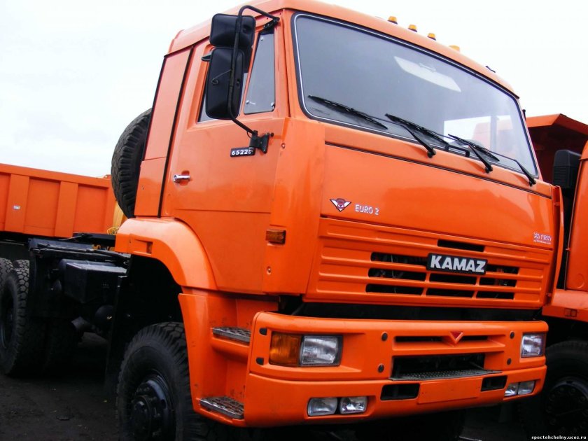 КАМАЗ-65225 седельный тягач
