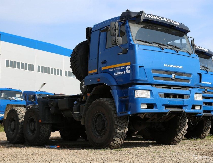 КАМАЗ-65225 седельный тягач