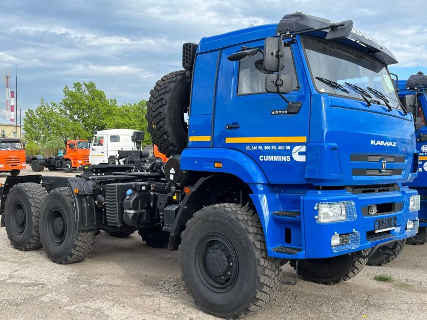 КАМАЗ цвет космос 65225