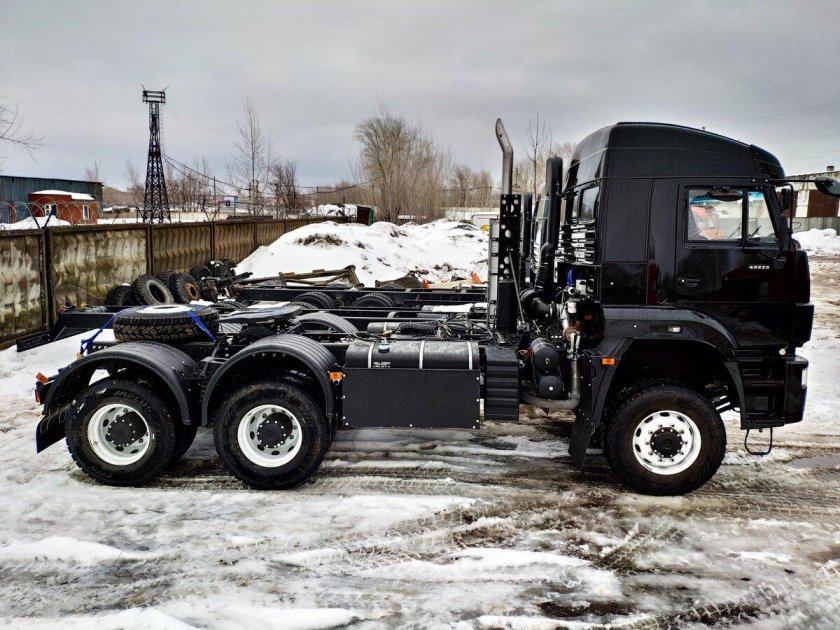 КАМАЗ 65225 тягач