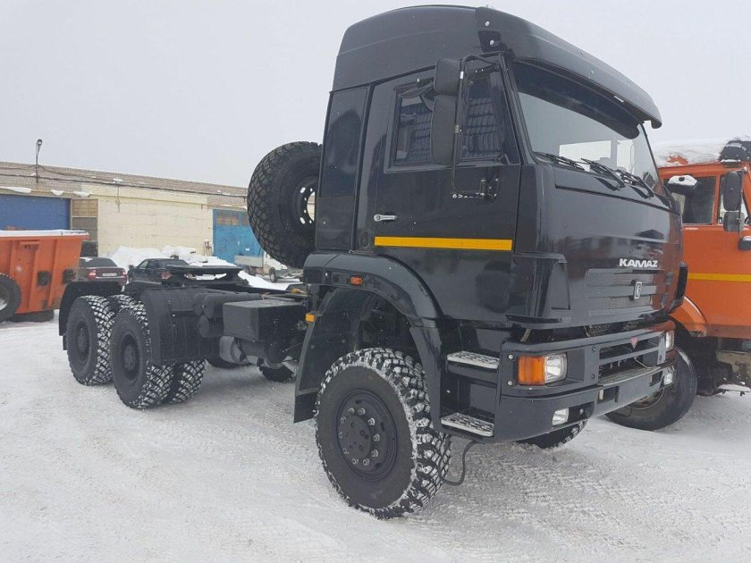 КАМАЗ-65225 седельный тягач