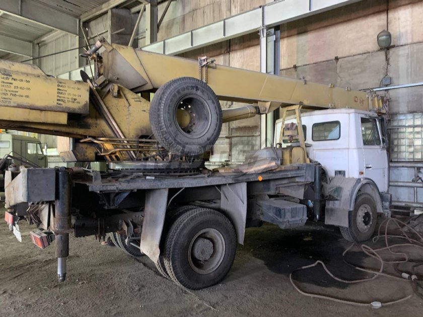 Кран автомобильный КС-35715