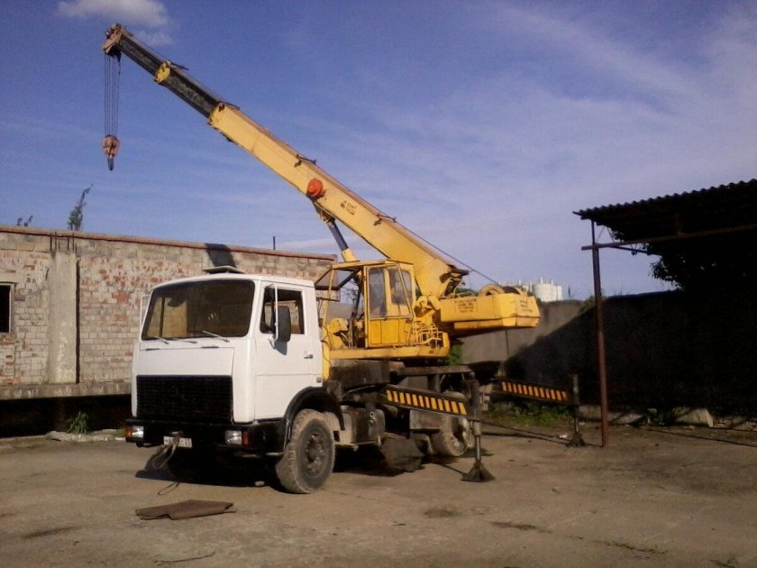 МАЗ КС 35715