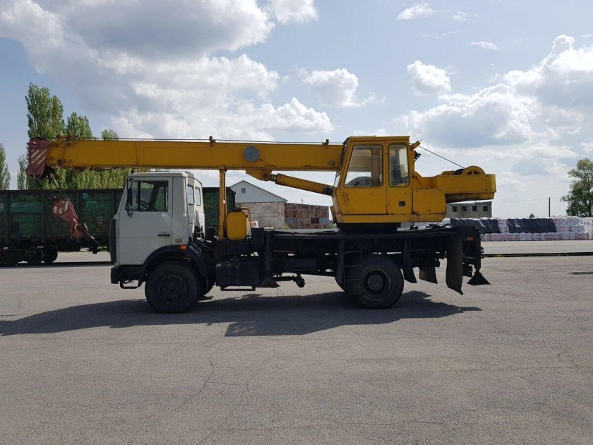 Автокран КС-35715