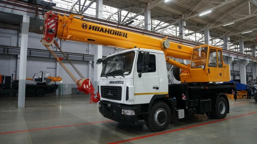 Автокран Ивановец КС-35715
