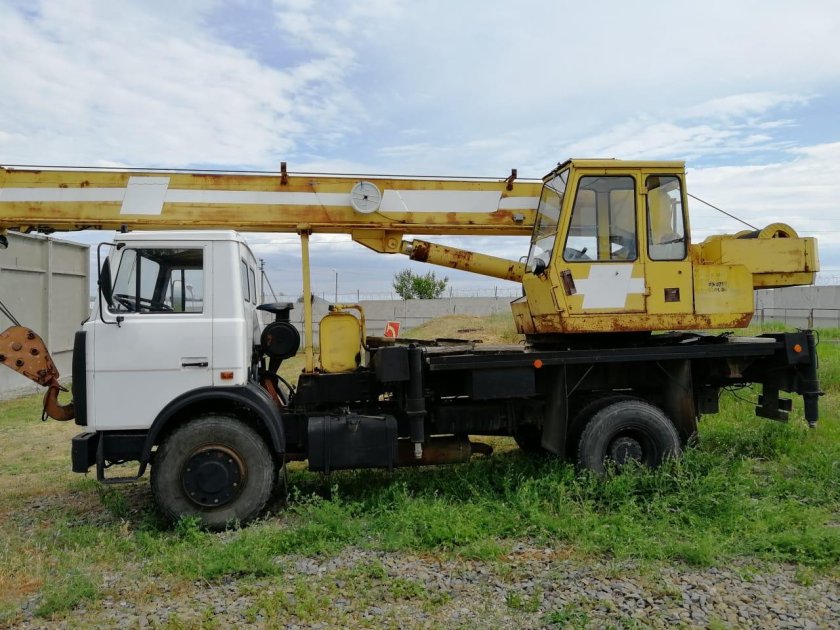 Автокран Ивановец КС-35715