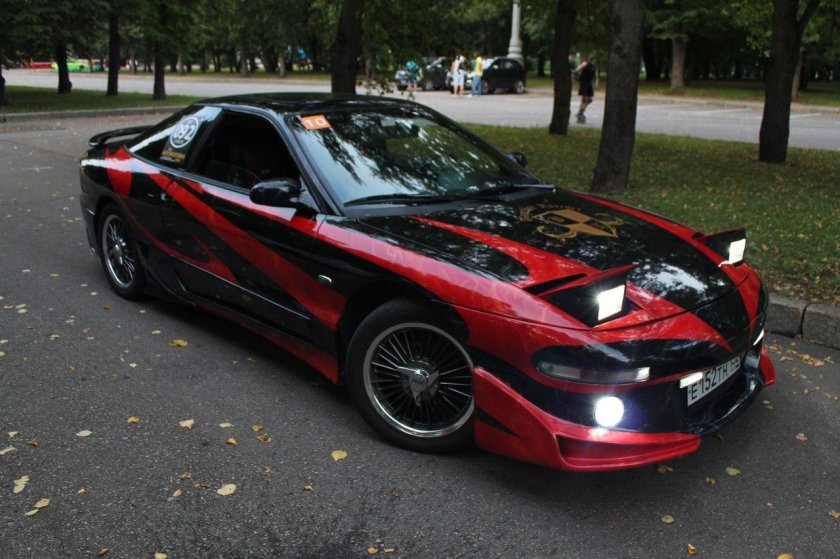 Двухцветная машина