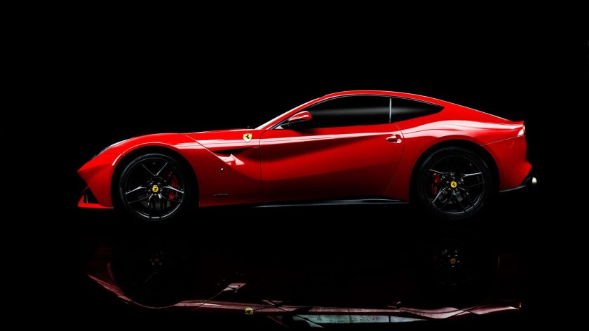 Ferrari f12 Berlinetta красная
