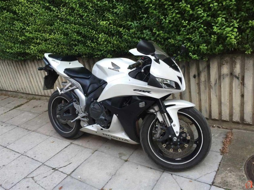 Honda cbr600rr 2007 White