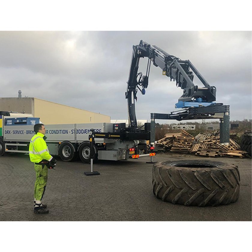 Манипулятор для шин