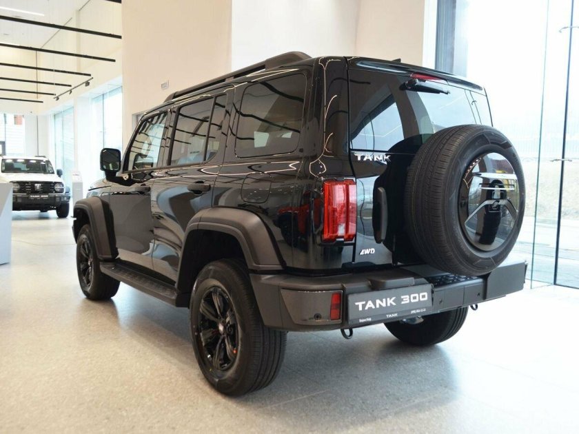 Tank 300 Adventure