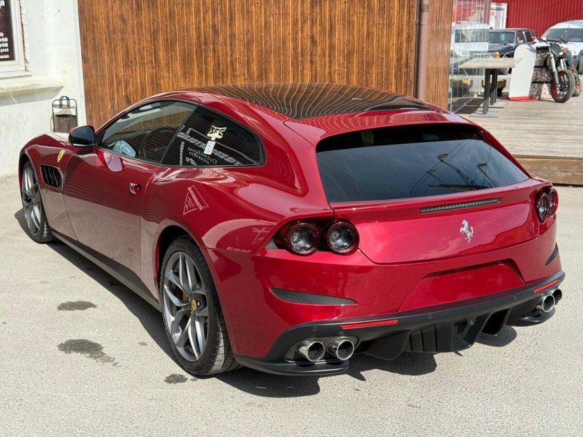 Феррари gtc4lusso