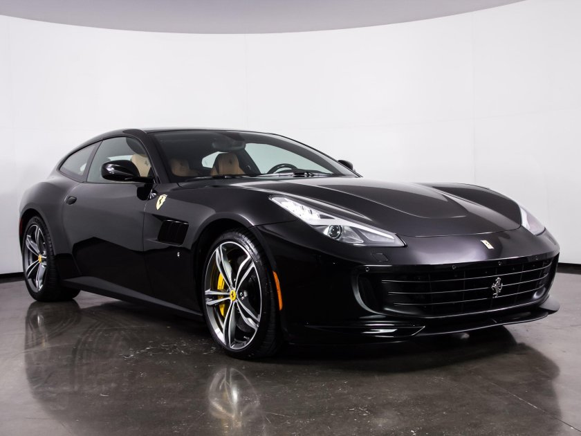 Ferrari 4 местная