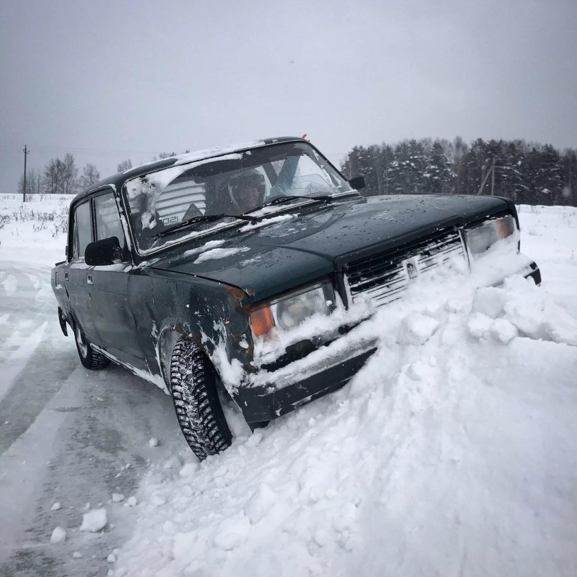 ВАЗ 2107 дрифт зимой