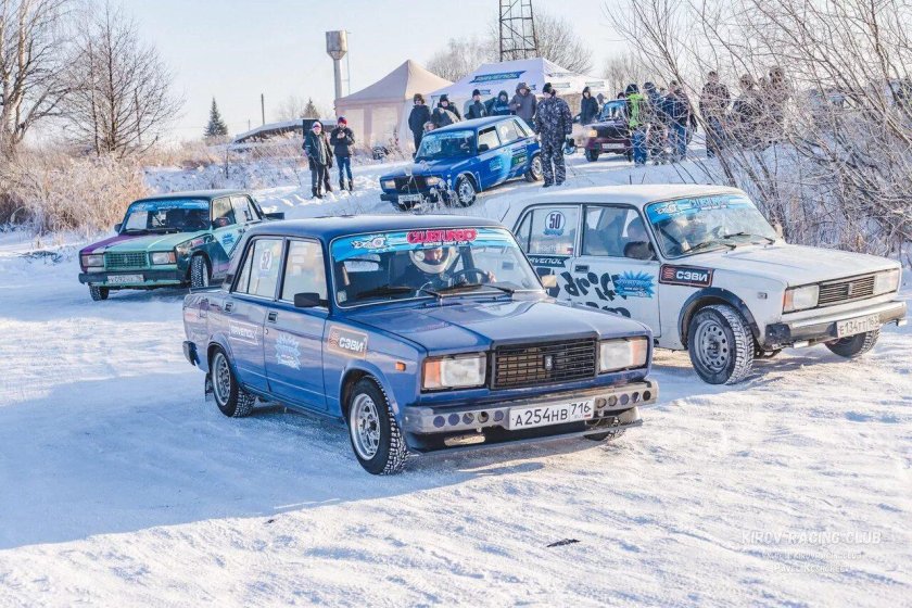 Жигули 2107 зимний дрифт