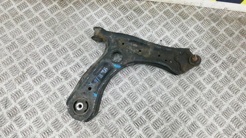Рычаг передний правый volkswagen polo