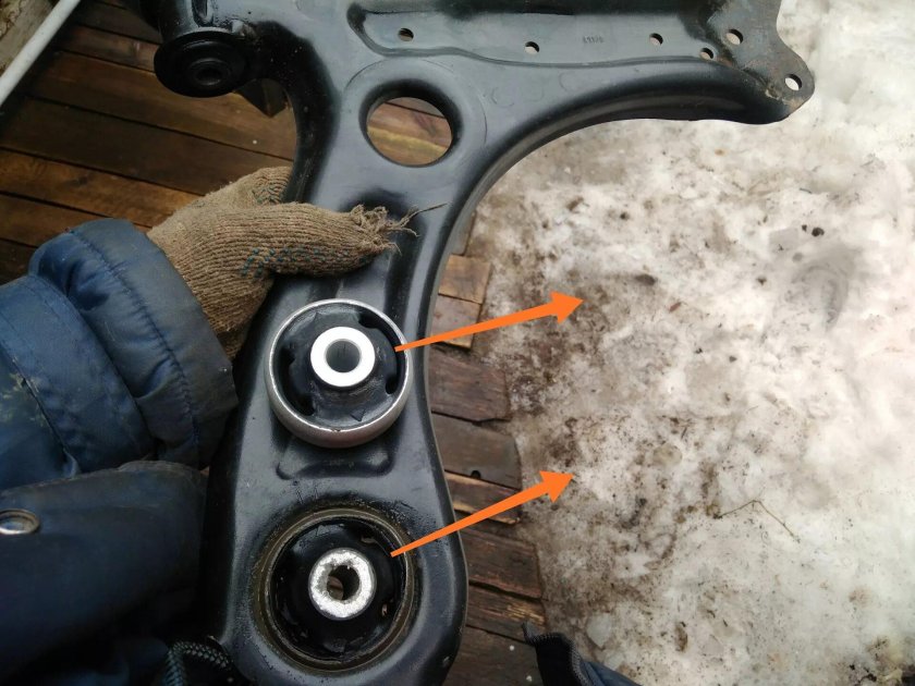 Сайлентблоки передних рычагов Шкода Фабия 1.6