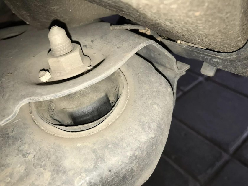 Сайлентблоки передних рычагов Шкода Рапид 2016