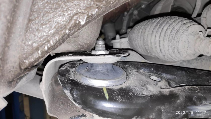 Сайлентблоки Шкода Рапид