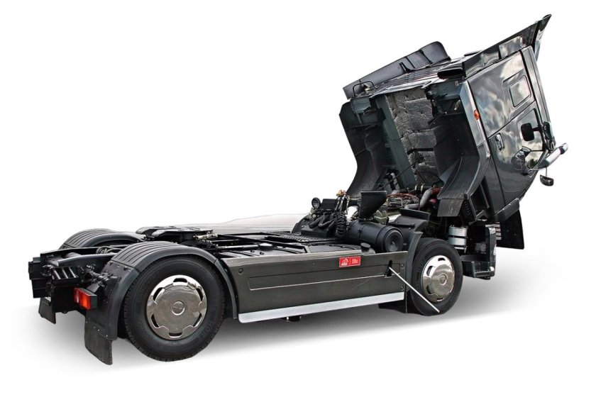 МАЗ 5440 С откинутой кабиной