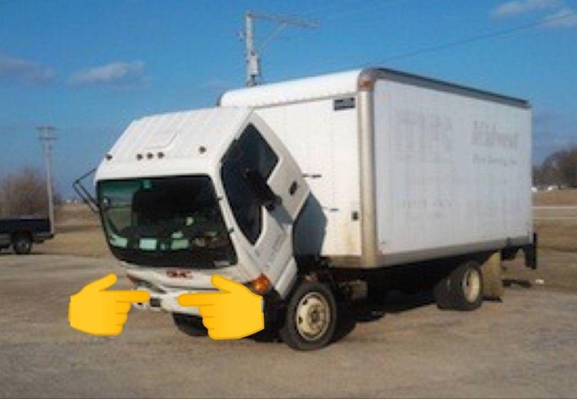 Грузовик стесняется Мем