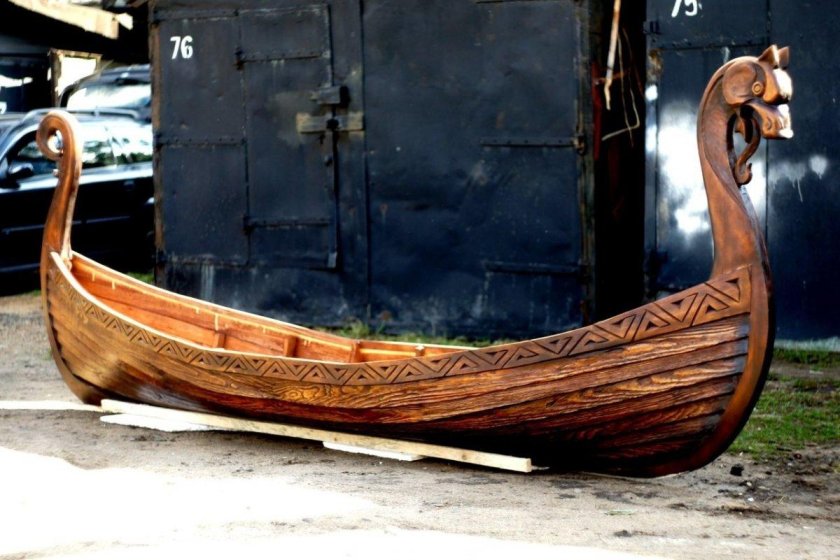 Ладья Драккар викингов