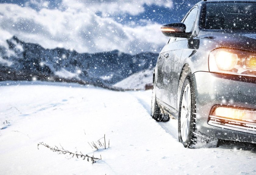 Машина зимой