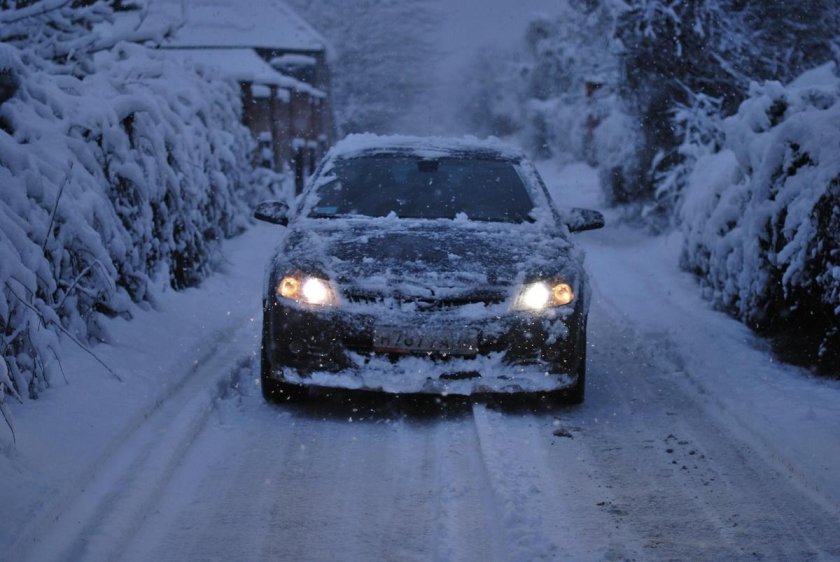 Машина зимой