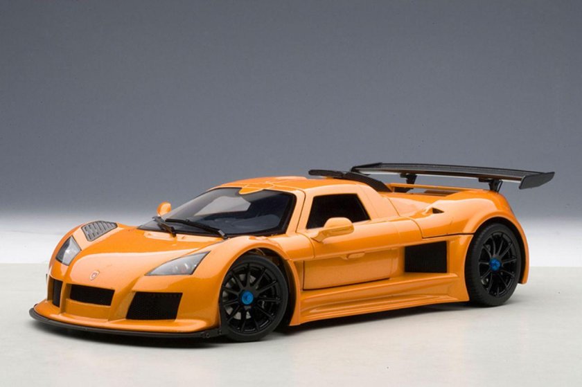 Gumpert Apollo 2005