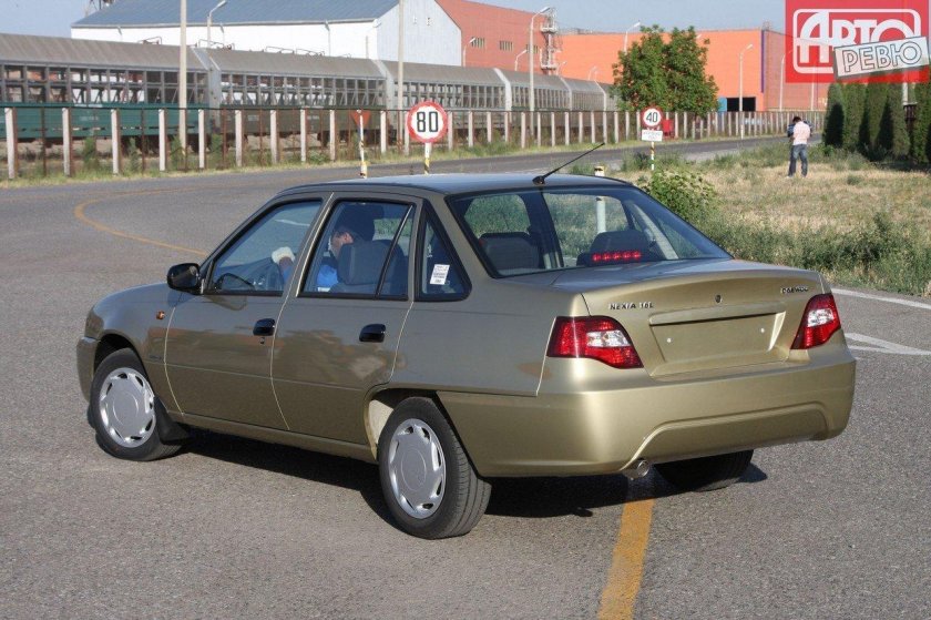 Машина Daewoo Nexia 2